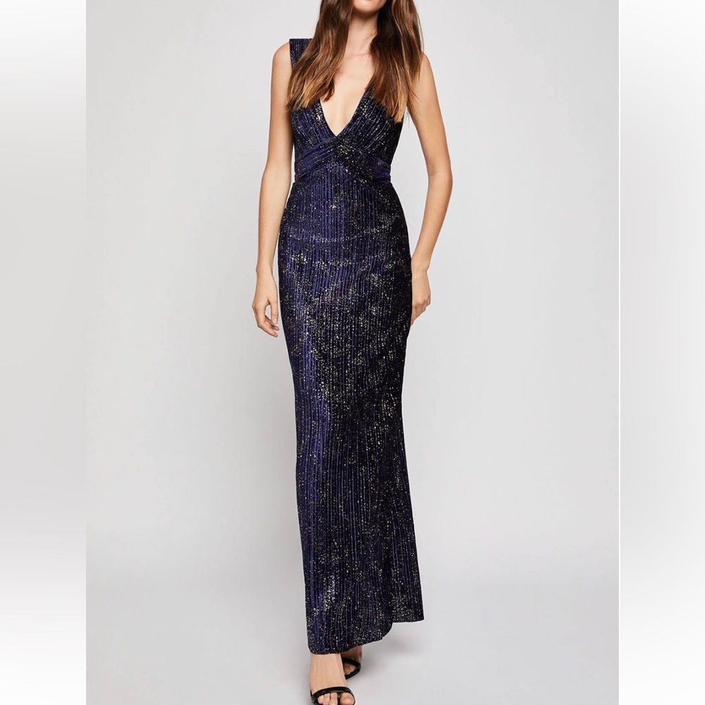 *** I CUT THE BOTTOM BECAUSE I AM TALL AND THE DREss WASNT LONG ENOUGH***